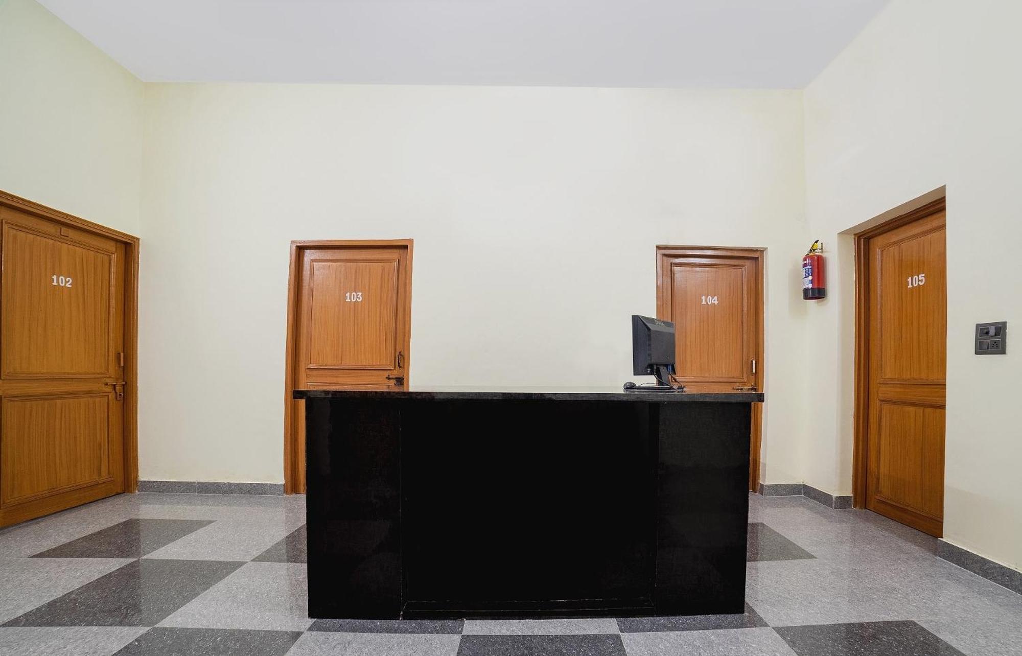 Hotel O Home Gautam Homestay Dehradun Luaran gambar